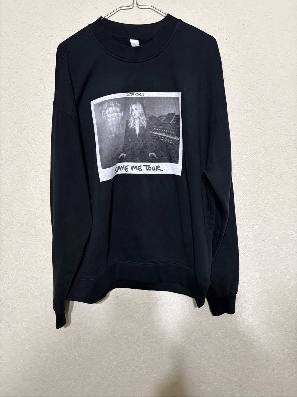 Taylor Tomlinson comedian Black 'Save Me Tour' Graphic Sweatshirt - Unisex Large